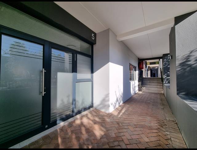 59M² OFFICE RENTED IN CENTURY CITY